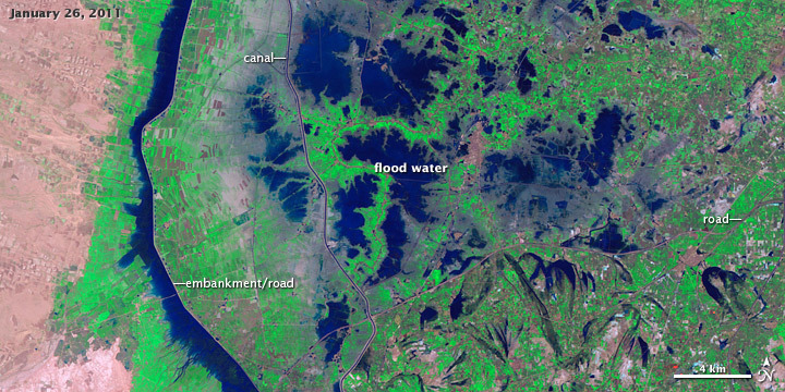 Satellite photograph showing the same locality as above, with flood water still present in January 2011