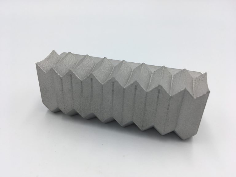 Cutting tool produced with additive manufacturing