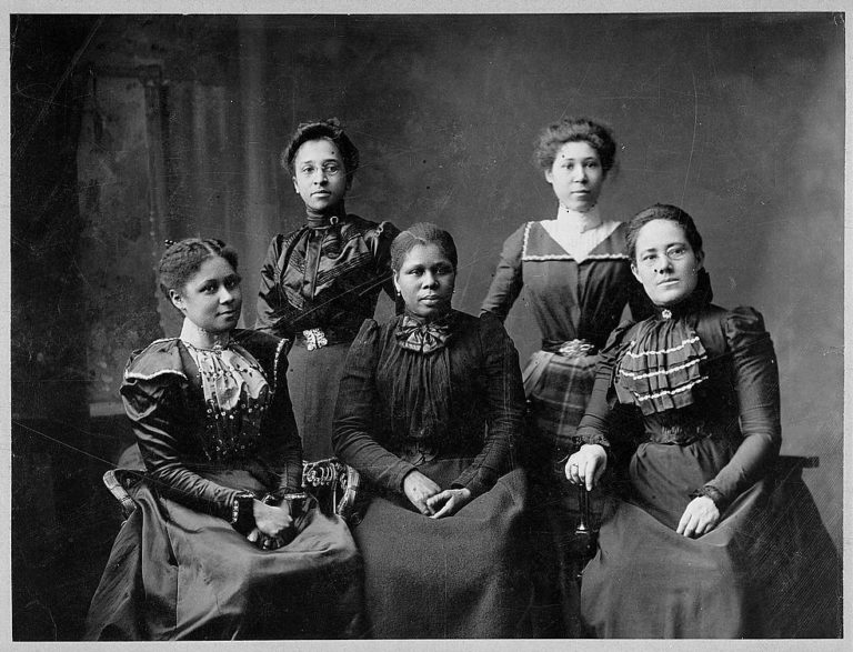 portrate of Officers of the Women’s League, Newport, Rhode Island (1899