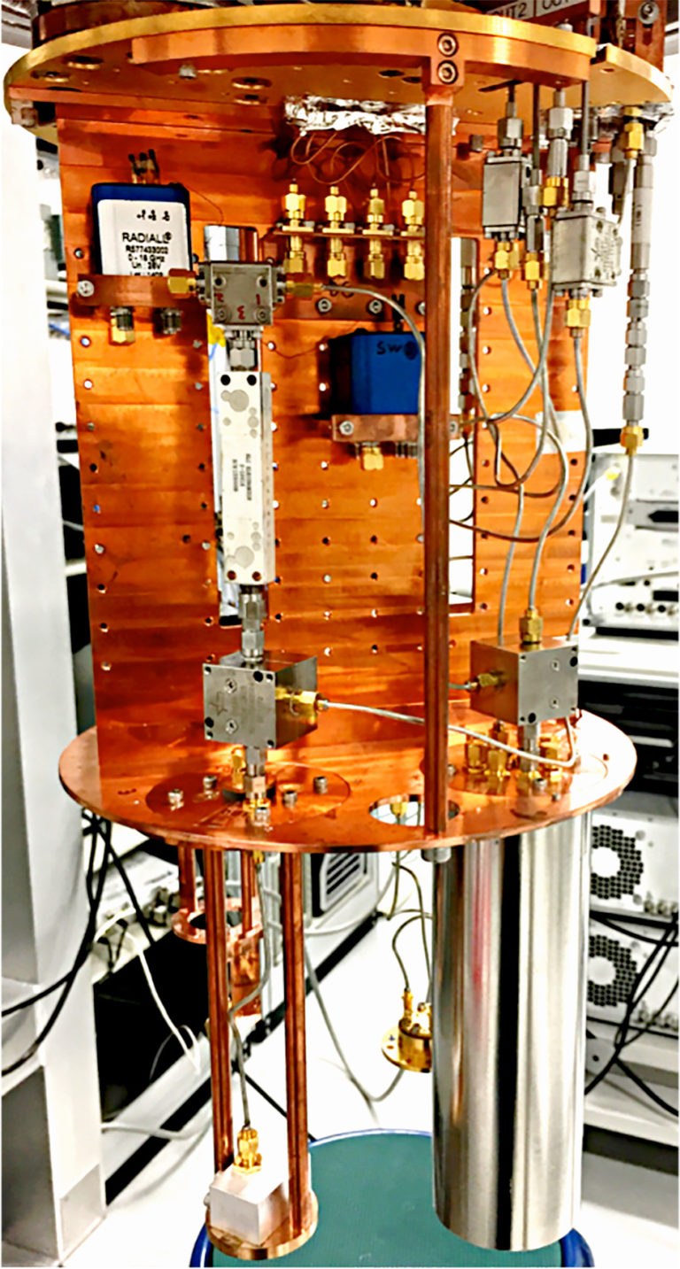 superconducting qubit rig, from Professor Nakamura's laboratory