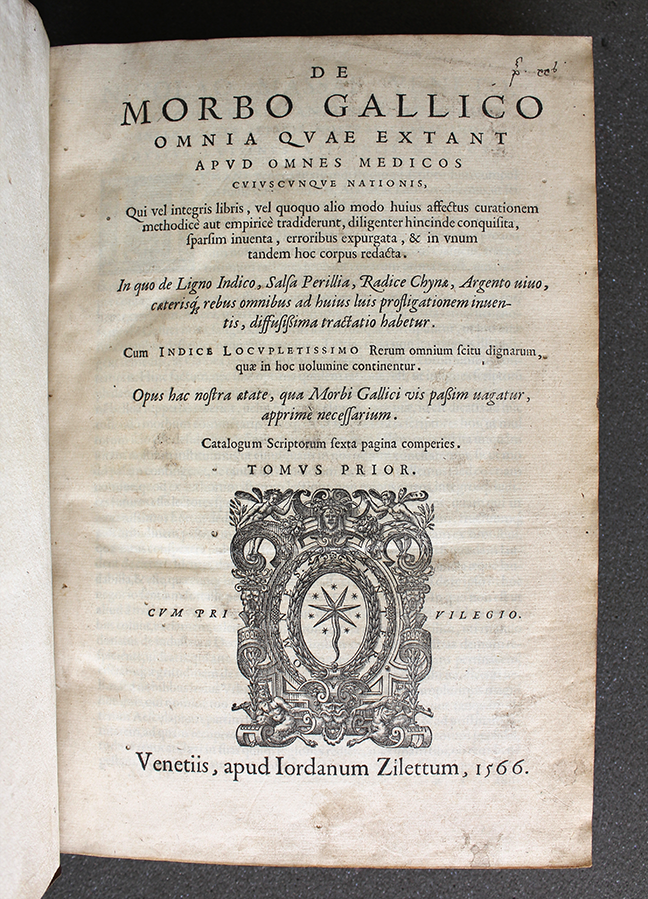 A page from Luigi Luisini, *De morbo Gallico omnia quae extant apud omnes medicos cuiuscunque nationis … in unum … corpus redacta. …* (Venice, 1557). Title page. © The Trustees of the Edward Worth Library, Dublin