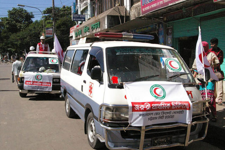 Red Crescent vehicles