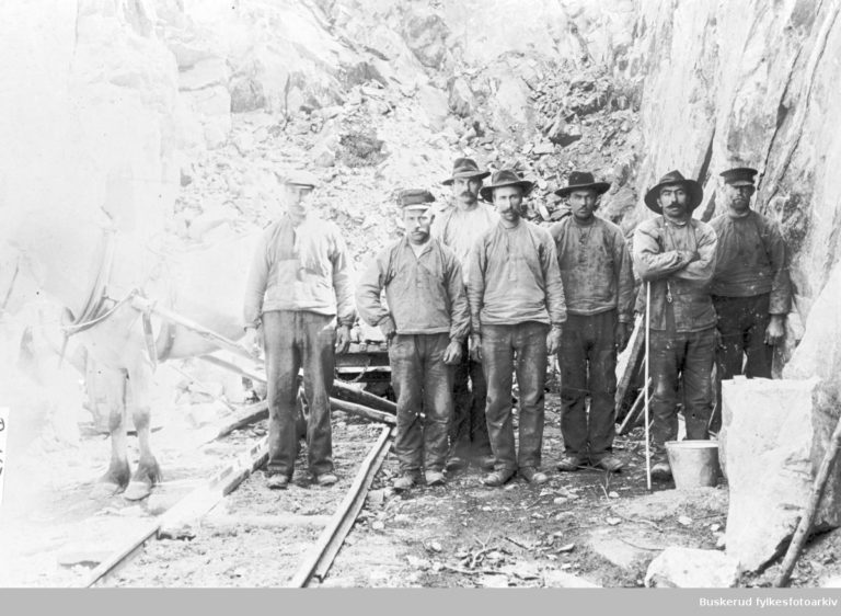 Workers building one of the main Norwegian railroads, 1906.