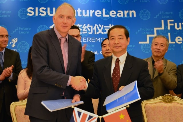 Simon Nelson, Chief Executive of FutureLearn, and Professor Cao Deming, President of SISU