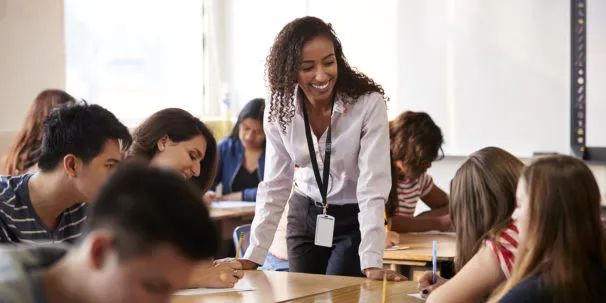 Teacher tests out different teaching methods on students